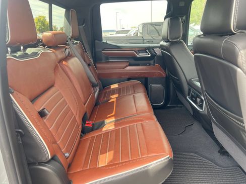 Used 2025 GMC Sierra 1500 Denali Ultimate AWD/4WD image 31