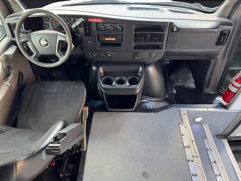 Used 2015 Chevrolet Express 3500 w/ Shuttle Bus Package image 16