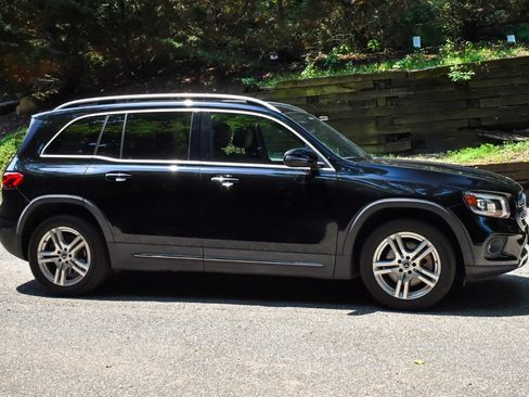Used 2021 Mercedes-Benz GLB 250 4MATIC image 10