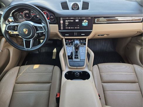 Used 2021 Porsche Cayenne AWD/4WD image 24