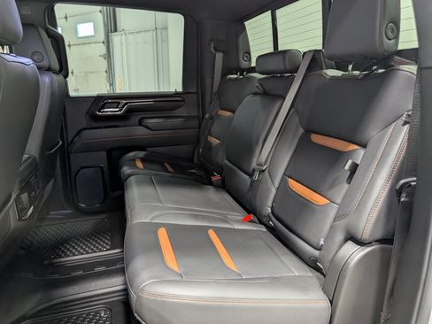 Used 2024 GMC Sierra 2500 AT4 w/ AT4 Premium Plus Package AWD/4WD image 18