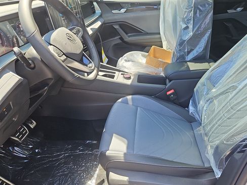 New 2026 Volkswagen Tiguan SE R-Line AWD/4WD image 17