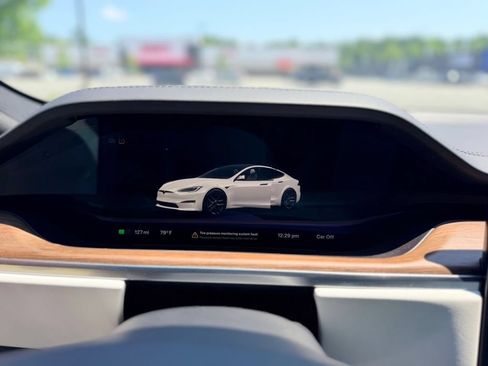 Used 2022 Tesla Model S Plaid AWD/4WD image 11