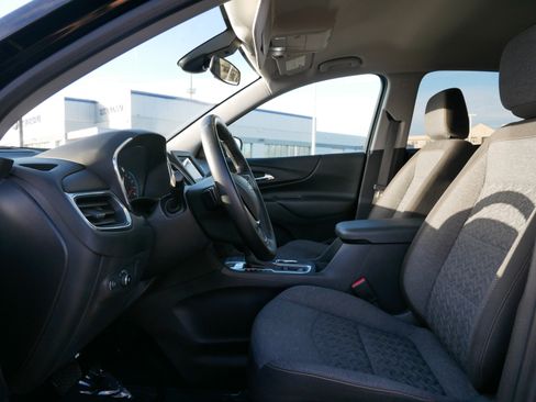 Used 2023 Chevrolet Equinox LT image 32