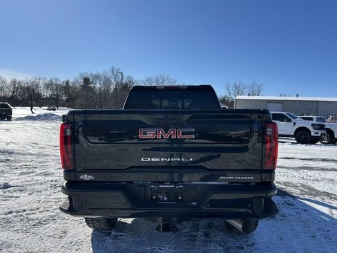 Used 2024 GMC Sierra 2500 Denali image 14