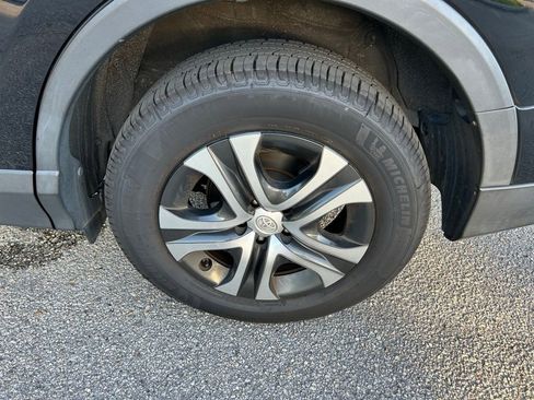Used 2016 Toyota RAV4 LE image 9