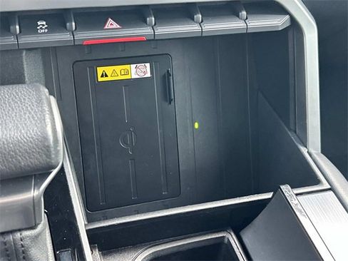 Used 2023 Toyota Tundra Platinum image 31