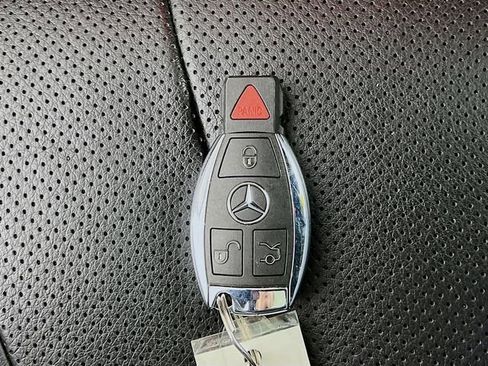 Used 2015 Mercedes-Benz S 550 Sedan image 31