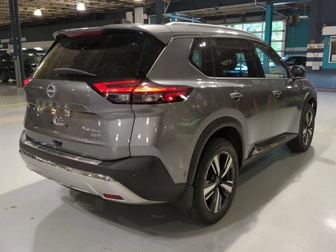 Used 2022 Nissan Rogue Platinum w/ Head-Up Display Package AWD/4WD image 8