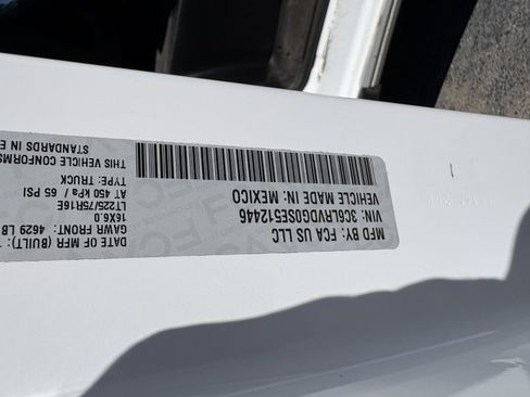 Used 2025 RAM ProMaster 2500 w/ Convenience Group FWD image 33