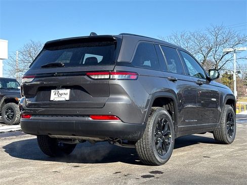 New 2026 Jeep Grand Cherokee Laredo image 7