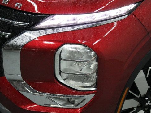 New 2025 Mitsubishi Outlander SEL image 2