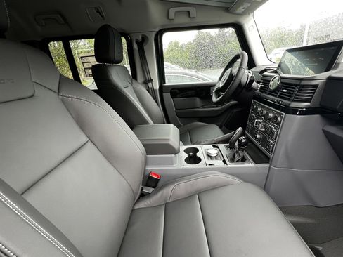 Used 2025 INEOS Grenadier Fieldmaster Edition image 31