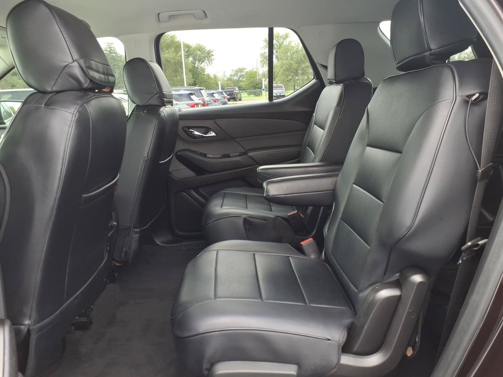 Used 2020 Chevrolet Traverse LT FWD image 9