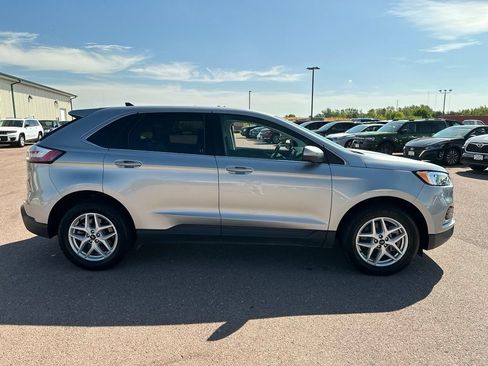 Used 2024 Ford Edge SEL AWD/4WD image 34