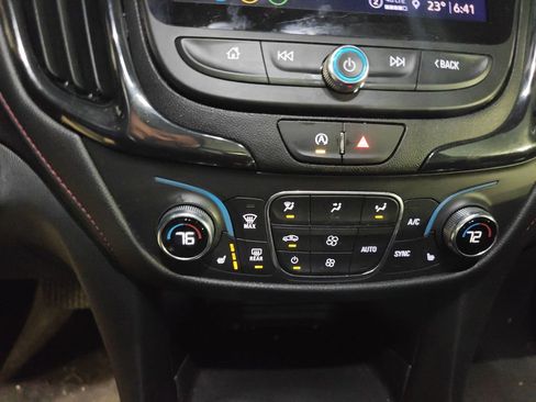 Used 2022 Chevrolet Equinox RS w/ RS Leather Package image 10