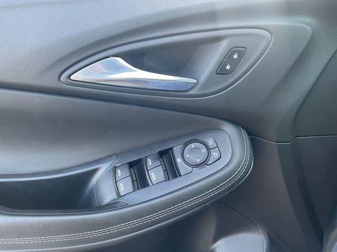 Used 2025 Buick Encore GX Preferred FWD image 16