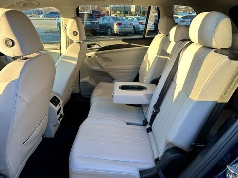 Certified 2023 Volkswagen Tiguan SE w/ Panoramic Sunroof Package image 17