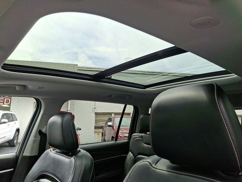 Certified 2022 Jeep Grand Cherokee L Limited image 17