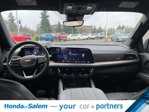 Used 2025 Chevrolet Tahoe High Country image 10