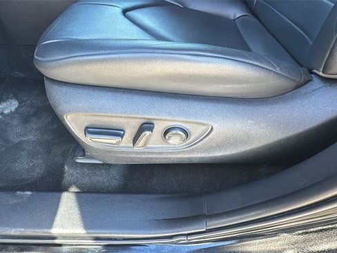 Certified 2024 Toyota Highlander XLE image 18