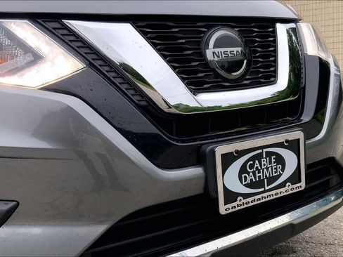 Used 2018 Nissan Rogue SV AWD/4WD image 29