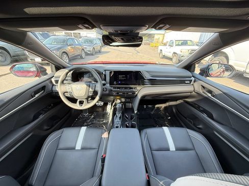 Used 2025 Toyota Camry SE w/ Convenience Package FWD image 23