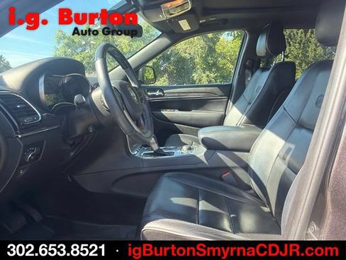 Used 2019 Jeep Grand Cherokee Overland AWD/4WD image 6