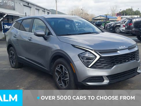 Used 2024 Kia Sportage LX image 2