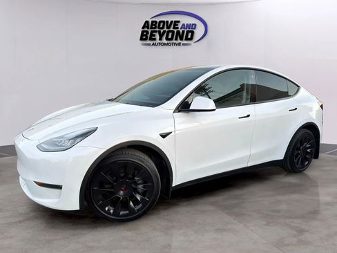 Used 2021 Tesla Model Y Long Range image 1