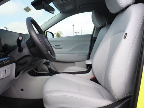 Used 2025 Hyundai Kona SEL image 10