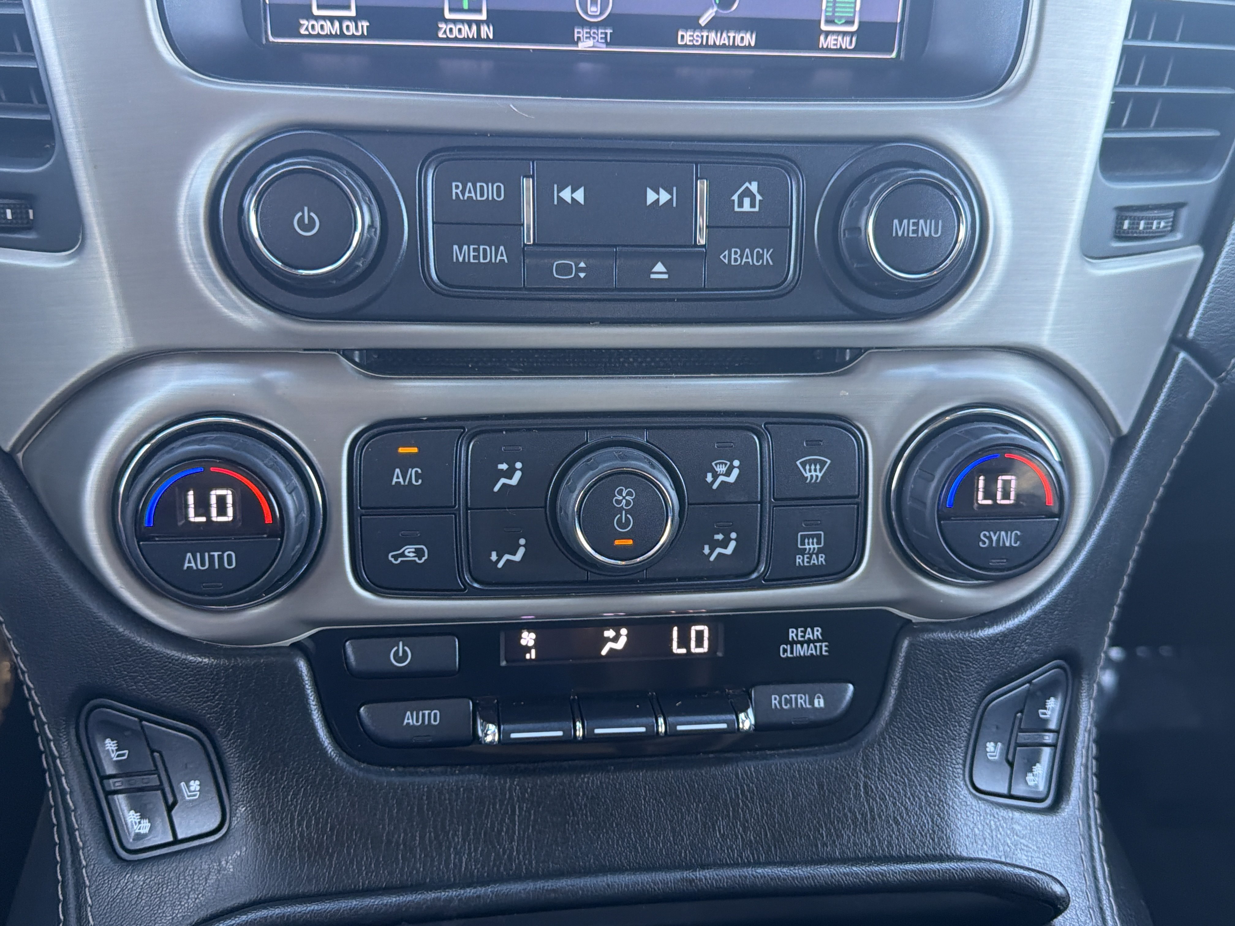Used 2018 GMC Yukon Denali w/ Denali Ultimate Package AWD/4WD image 29