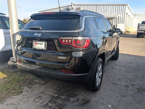 Used 2018 Jeep Compass Latitude w/ Popular Equipment Group image 2
