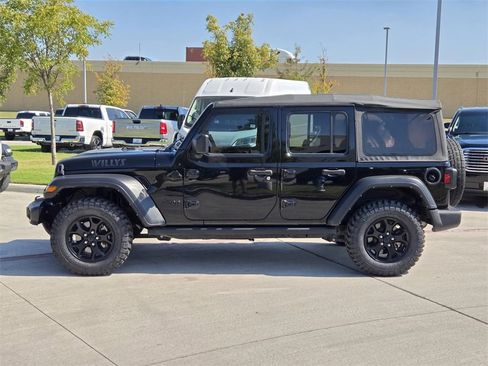 Used 2022 Jeep Wrangler Unlimited Sport image 3