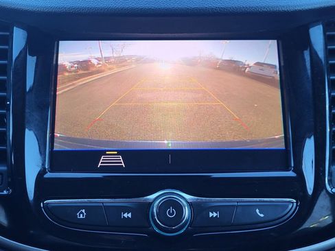 Used 2020 Chevrolet Trax LT w/ LT Convenience Package image 8