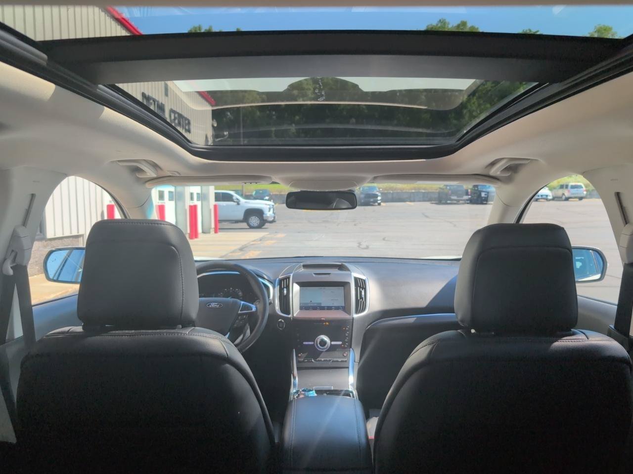Used 2020 Ford Edge Titanium w/ Cargo Accessory Package AWD/4WD image 15