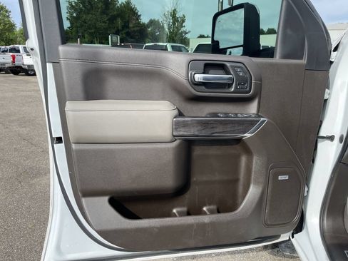 Used 2022 Chevrolet Silverado 3500 LTZ w/ LTZ Convenience Package AWD/4WD image 17