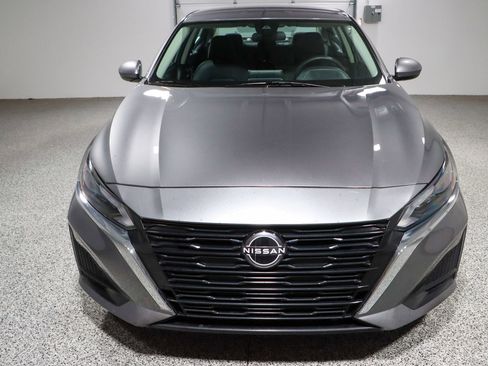 Used 2023 Nissan Altima 2.5 SV image 4