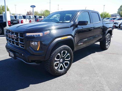 Used 2024 GMC Canyon AT4 w/ Canyon Safety Plus Package AWD/4WD image 4