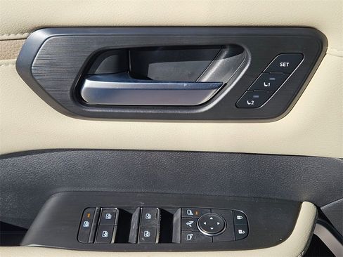 New 2026 Nissan Armada Platinum image 15