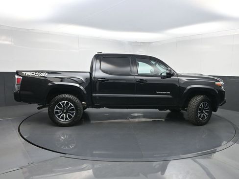 Used 2020 Toyota Tacoma TRD Sport AWD/4WD image 42