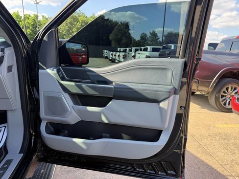 Used 2022 Ford F150 Limited AWD/4WD image 11