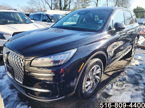 Used 2023 Lincoln Corsair AWD w/ Equipment Group 101A image 2