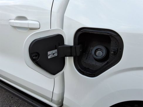 Certified 2023 Chevrolet Colorado LT w/ LT Convenience Package II image 12