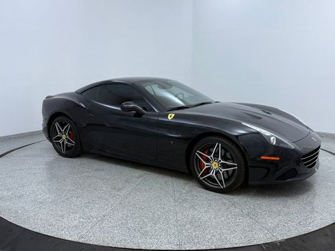Used 2017 Ferrari California T image 9