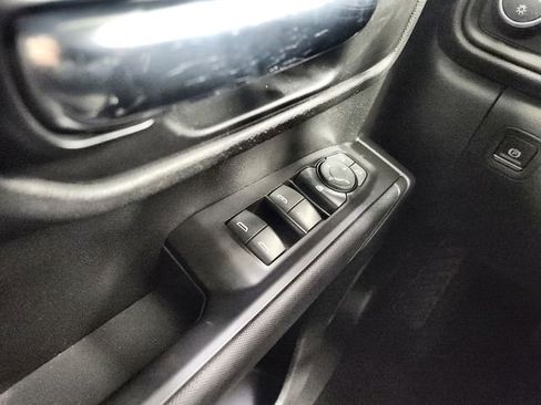 Used 2020 Chevrolet Silverado 1500 Custom w/ Custom Value Package image 16