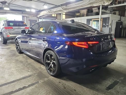 Used 2017 Alfa Romeo Giulia Ti w/ TI 19" Sport Package AWD/4WD image 17