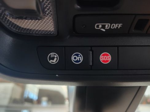 Used 2025 Cadillac XT6 Premium Luxury FWD image 39