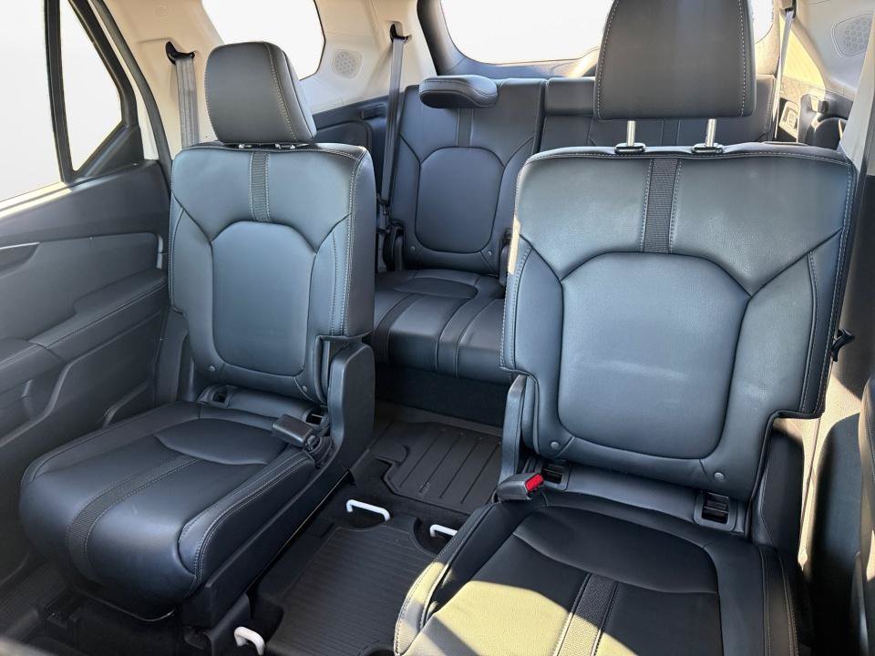 Certified 2025 Honda Pilot Touring image 15