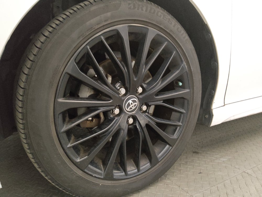 Used 2020 Toyota Camry SE FWD image 31